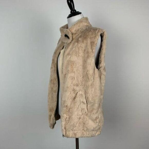 Sanctuary revolve vest sz M faux fur with pockets - Picture 6 of 10